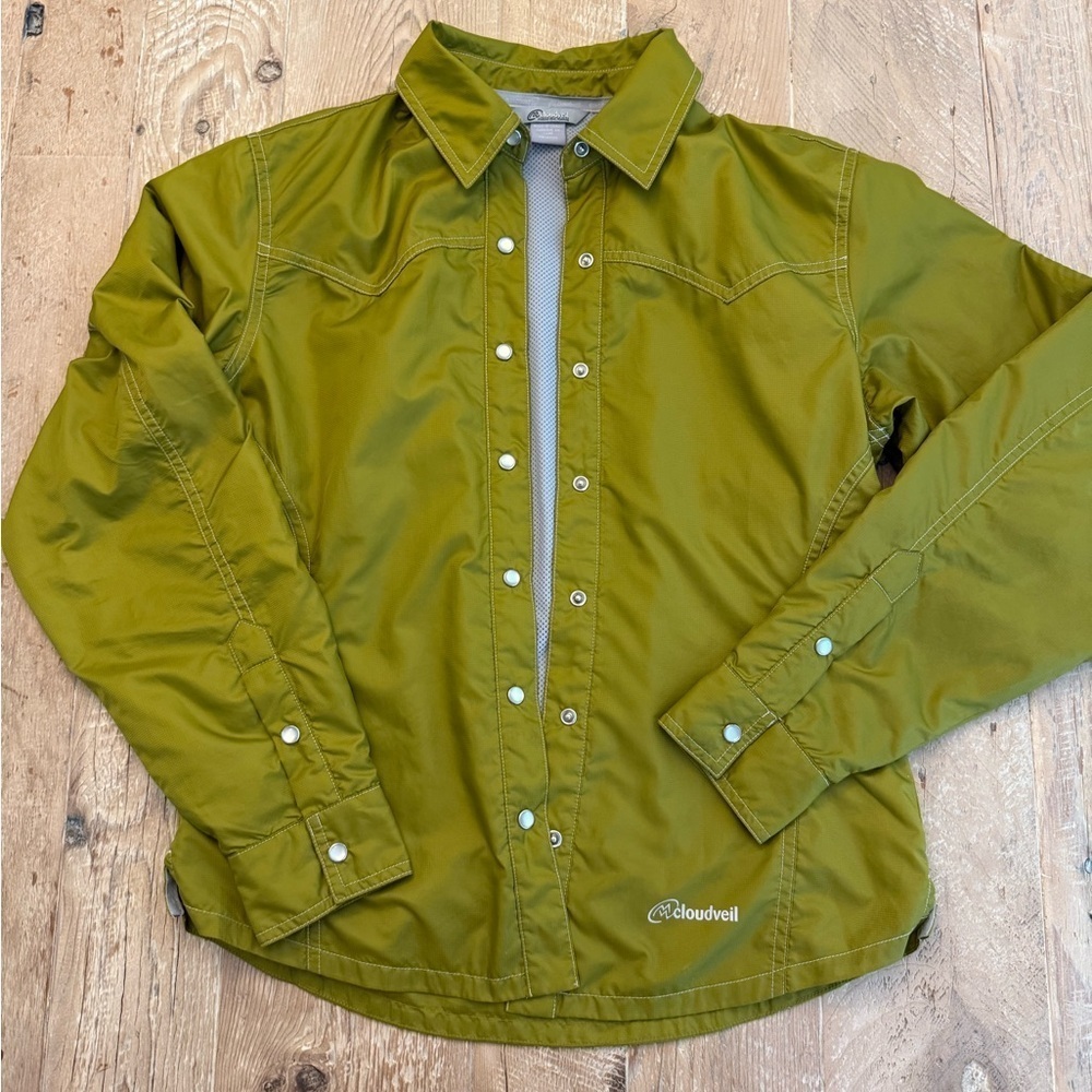 Cloudveil Shirt Womens Sz XS Pea Green Pearl Snap Shirt / Jacket